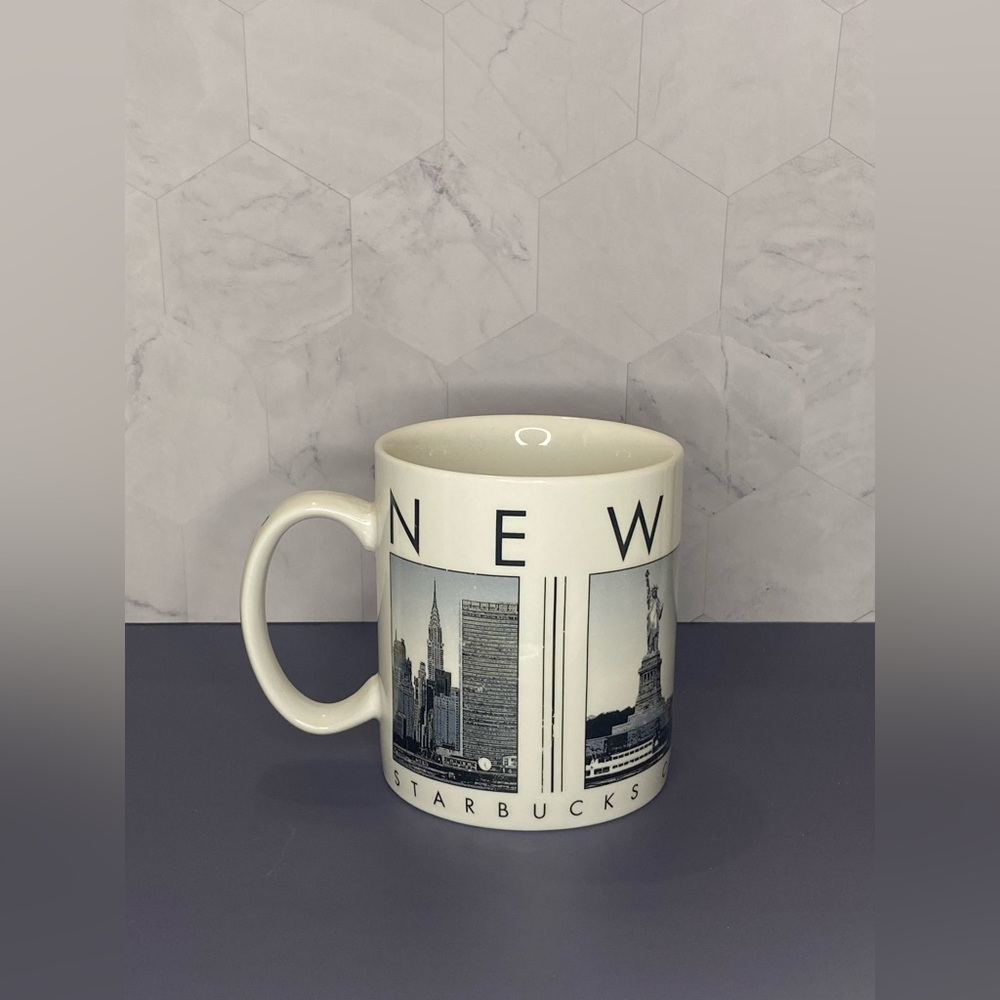 NWT 2003 Starbucks Barista CITY SCENES SERIES: NEW YORK Ceramic Mug, 18oz